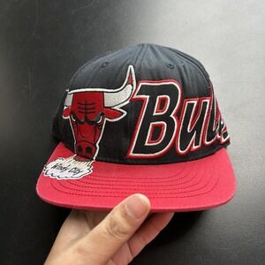 Chicago Bulls Hat Cap Snap Back Mens One Size Black NBA Basketball Windy City